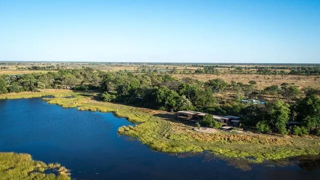 Botswana Safari Guide 2026 — Okavango Delta, Chobe & Best Time to Visit