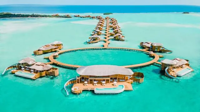 Maldives Travel Guide 2026 — Best Atolls, Weather, Resorts & Safari Combos