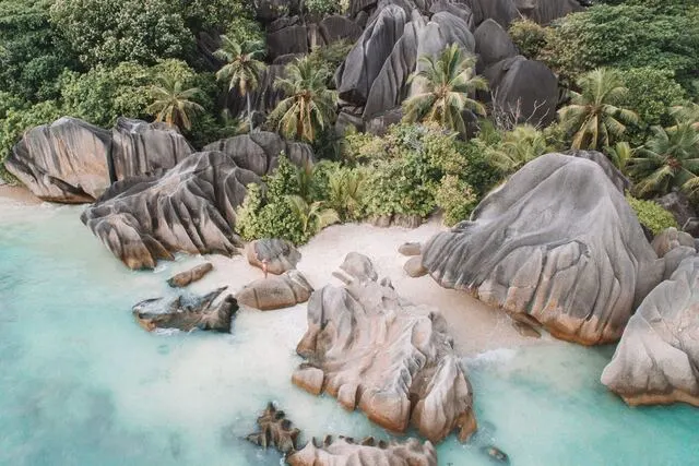 Seychelles Travel Guide 2026 — Best Islands, Beaches, Weather & Travel Tips