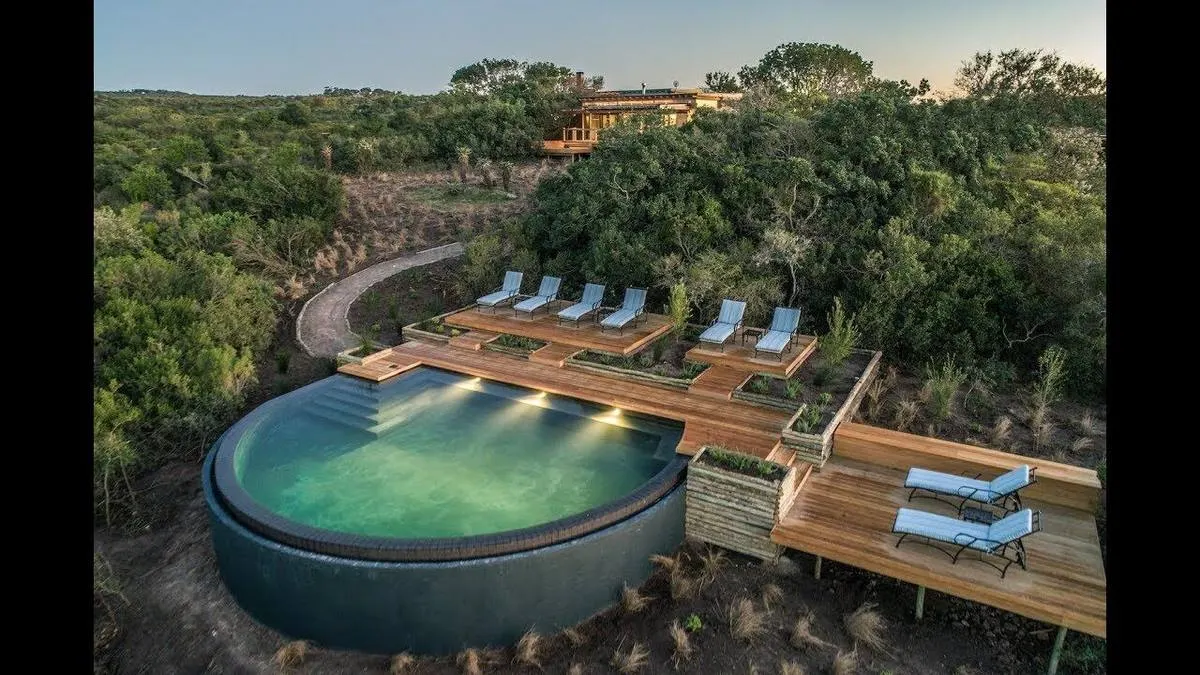 Kariega Game Reserve — luxury safari lodge near Garden Route